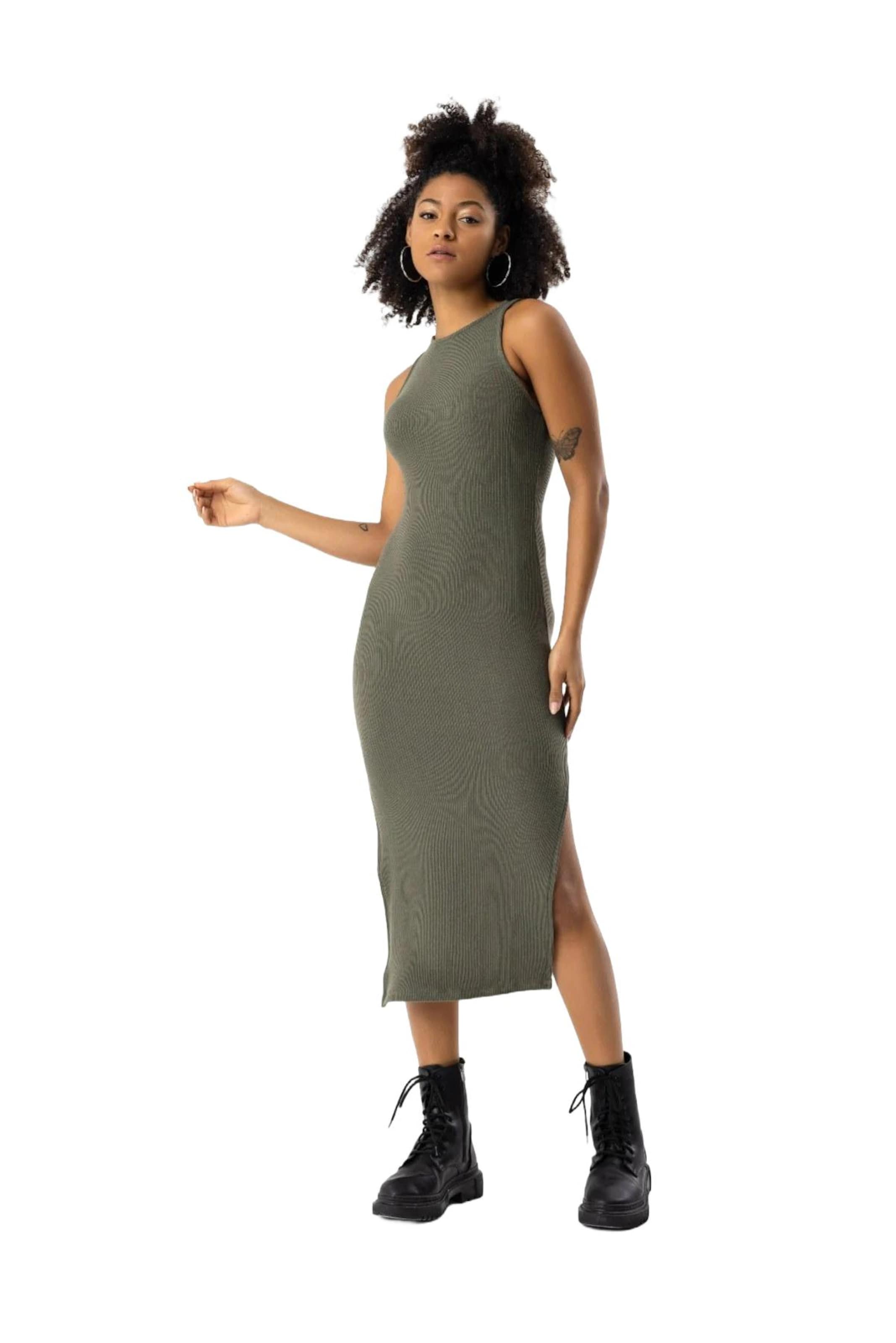 No Matter What Платье в зеленом цвете
No Matter What Платье в зеленом цвете