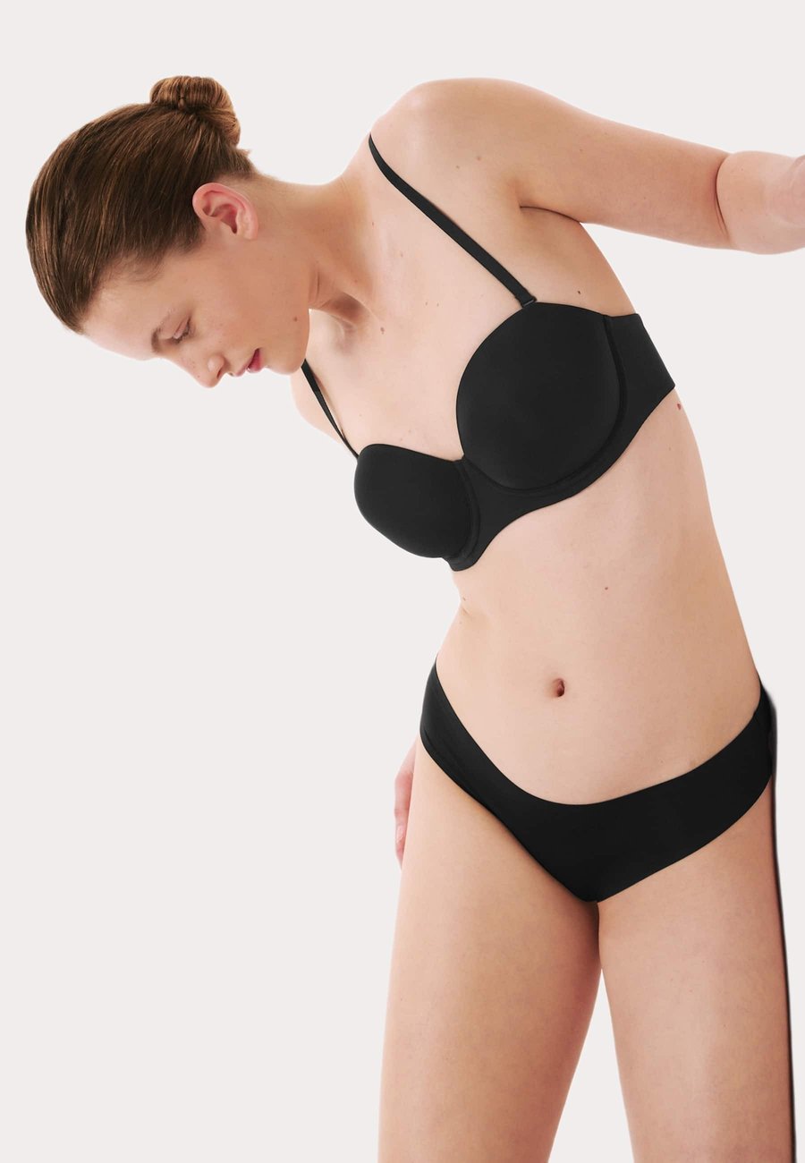 Брифы Marks & Spencer PACK OF 3 INVISIBLE, Black
Брифы Marks & Spencer PACK OF 3 INVISIBLE, Black