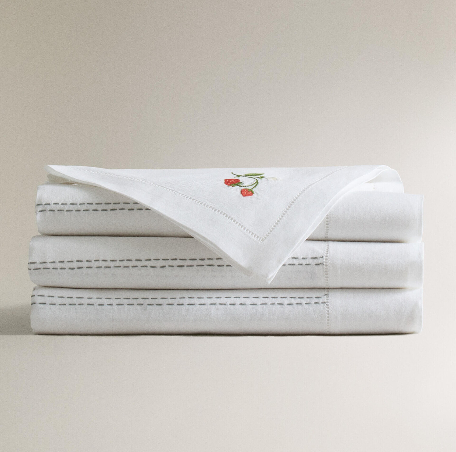 Скатерть Zara Home Fruit Ramie, 170х250 см, белый
Скатерть Zara Home Fruit Ramie, 170х250 см, белый