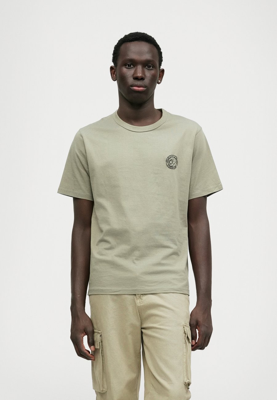 Футболка Jack & Jones JJALLIANCE TEE CREW NECK, Vetiver/Olive, Хаки, Футболка Jack & Jones JJALLIANCE TEE CREW NECK, Vetiver/Olive
Футболка Jack & Jones JJALLIANCE TEE CREW NECK, Vetiver/Olive, Хаки, Футболка Jack & Jones JJALLIANCE TEE CREW NECK, Vetiver/Olive