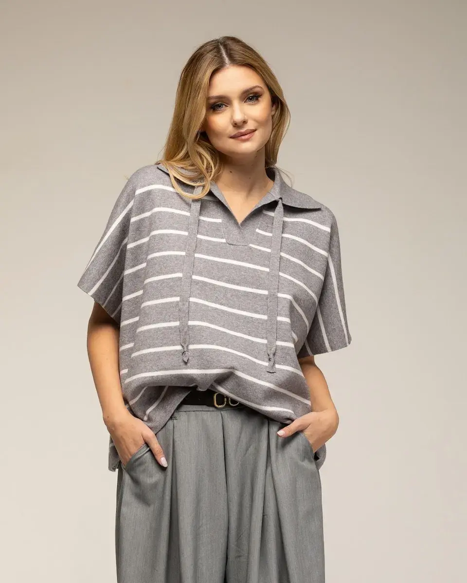 Женский свитер свободного покроя в полоску Tantra, серый
Женский свитер свободного покроя в полоску Tantra, серый