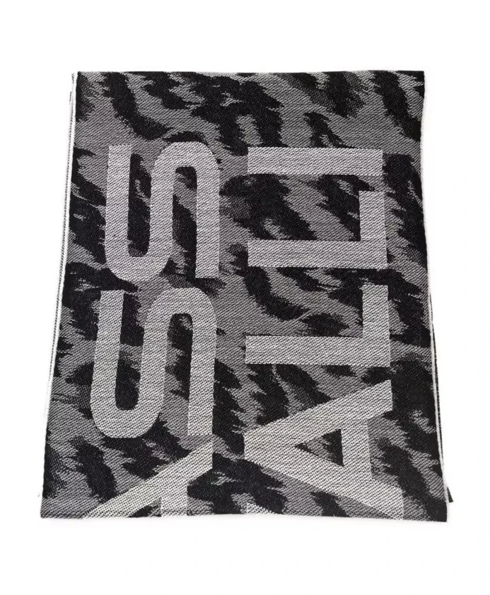 Шарф из смесовой шерсти в стиле фэнтези Cavalli Class, серый
Шарф из смесовой шерсти в стиле фэнтези Cavalli Class, серый