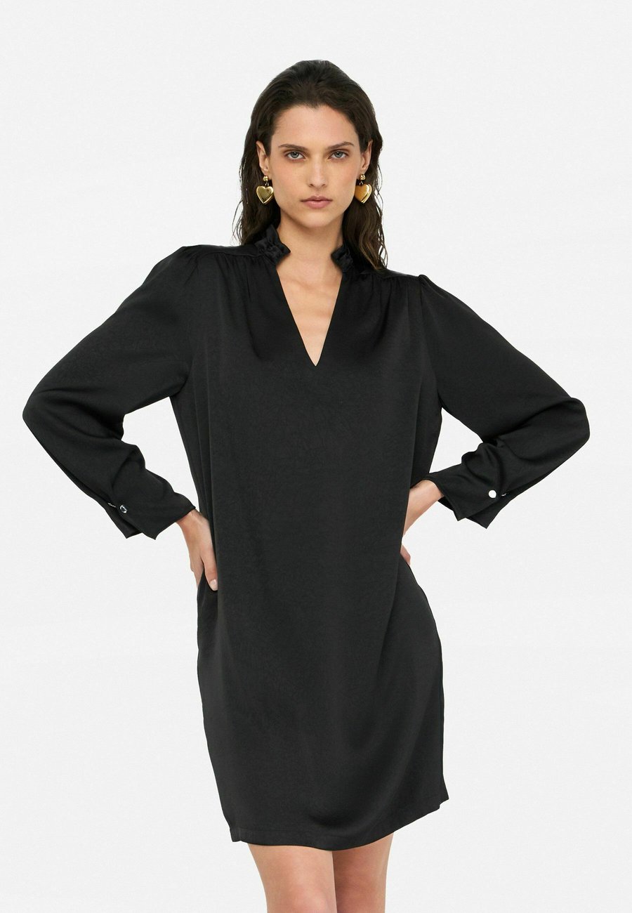 Платье LIU JO CRINKLED, Black
Платье LIU JO CRINKLED, Black