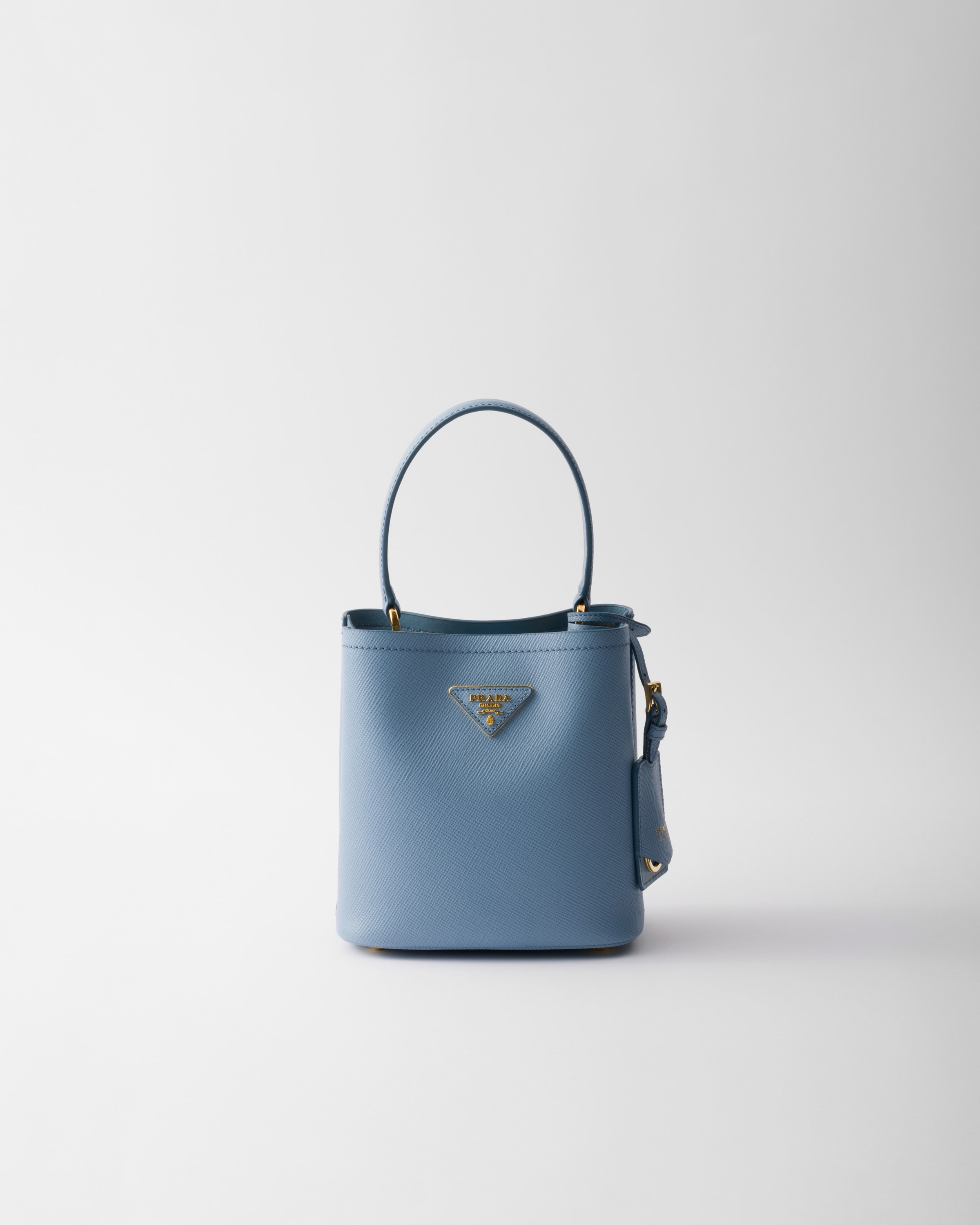 Сумка Prada Panier mini из сафьяновой кожи Prada, астрально-синий
Сумка Prada Panier mini из сафьяновой кожи Prada, астрально-синий