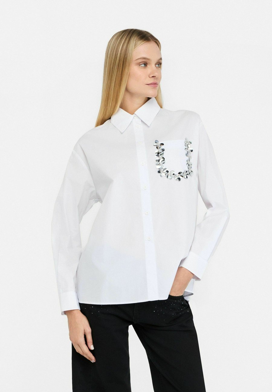 Блуза LIU JO WITH RHINESTONES, Off White/Off-White
Блуза LIU JO WITH RHINESTONES, Off White/Off-White
