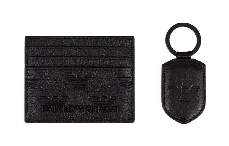 EMPORIO ARMANI Кожаный картхолдер-брелок из коровьей кожи в подарочной коробке, черный, мужской, маленький
EMPORIO ARMANI Кожаный картхолдер-брелок из коровьей кожи в подарочной коробке, черный, мужской, маленький