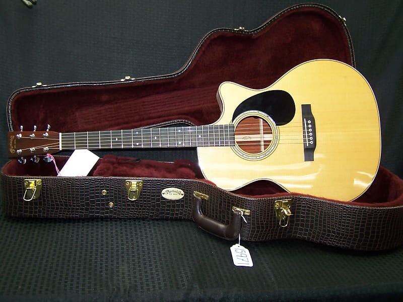 Martin GP-14 Custom Shop 2016
Martin GP-14 Custom Shop 2016