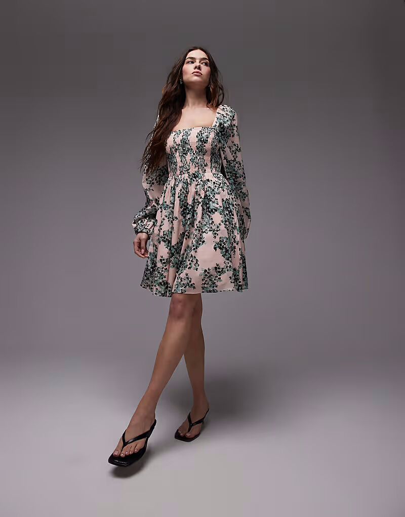 & Other Stories мини-платье с квадратным вырезом, присборенным лифом и вырезом сзади с цветочным принтом
& Other Stories мини-платье с квадратным вырезом, присборенным лифом и вырезом сзади с цветочным принтом