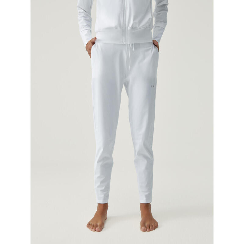 Женские спортивные брюки в стиле джоггер из спортивной ткани. BORN LIVING YOGA, цвет weiss
Женские спортивные брюки в стиле джоггер из спортивной ткани. BORN LIVING YOGA, цвет weiss