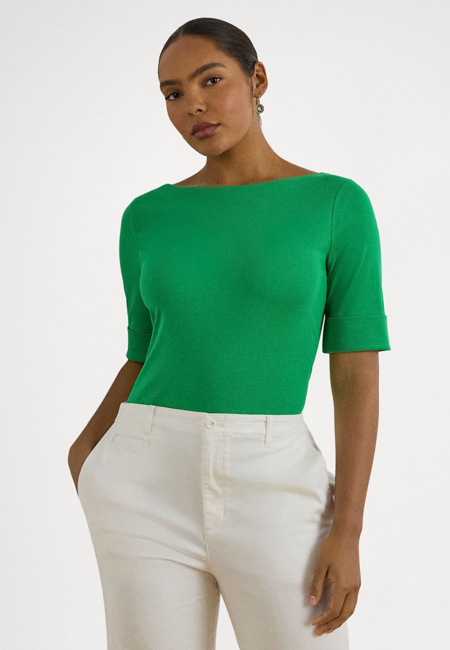 Футболка Lauren Ralph Lauren Woman STRETCH COTTON BOATNECK TOP, Stem/Green, Зеленый, Футболка Lauren Ralph Lauren Woman STRETCH COTTON BOATNECK TOP, Stem/Green
Футболка Lauren Ralph Lauren Woman STRETCH COTTON BOATNECK TOP, Stem/Green, Зеленый, Футболка Lauren Ralph Lauren Woman STRETCH COTTON BOATNECK TOP, Stem/Green