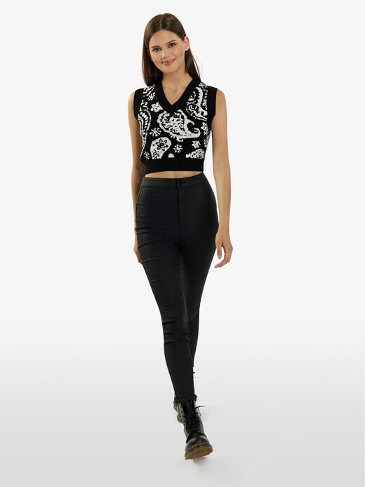 Вязаный свитер Mymo, черный
Вязаный свитер Mymo, черный