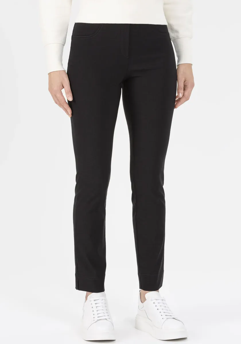 Тканевые брюки Stehmann "Loli" с разрезом на манжетах ног, черный
Тканевые брюки Stehmann "Loli" с разрезом на манжетах ног, черный