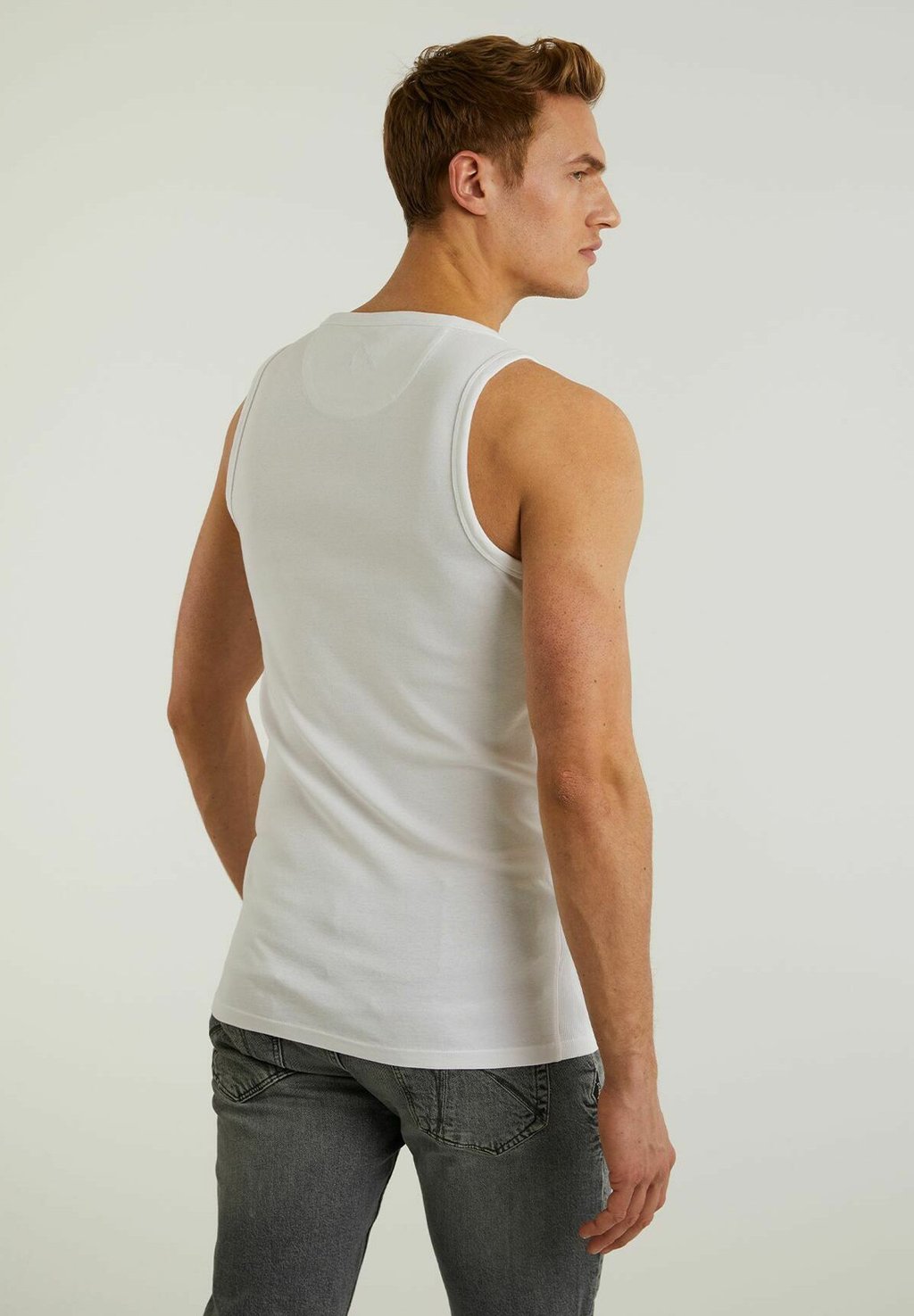 Базовый слой TANK-B CHASIN', белый
Базовый слой TANK-B CHASIN', белый