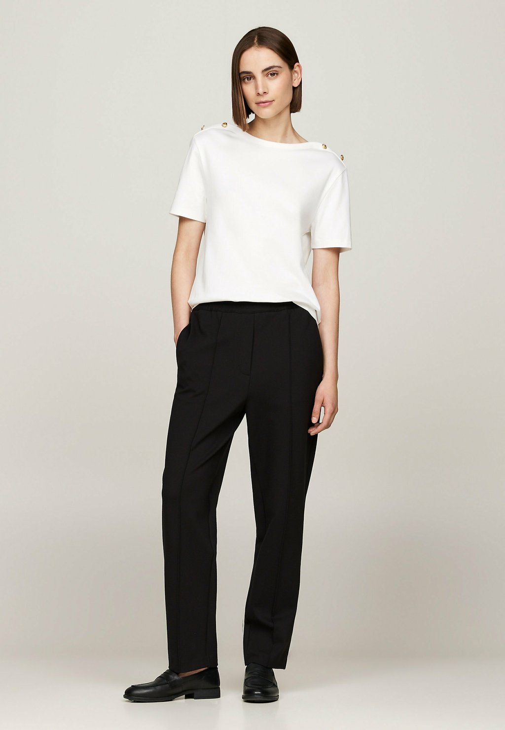 Базовая футболка Tommy Hilfiger, молочный 
Базовая футболка Tommy Hilfiger, молочный