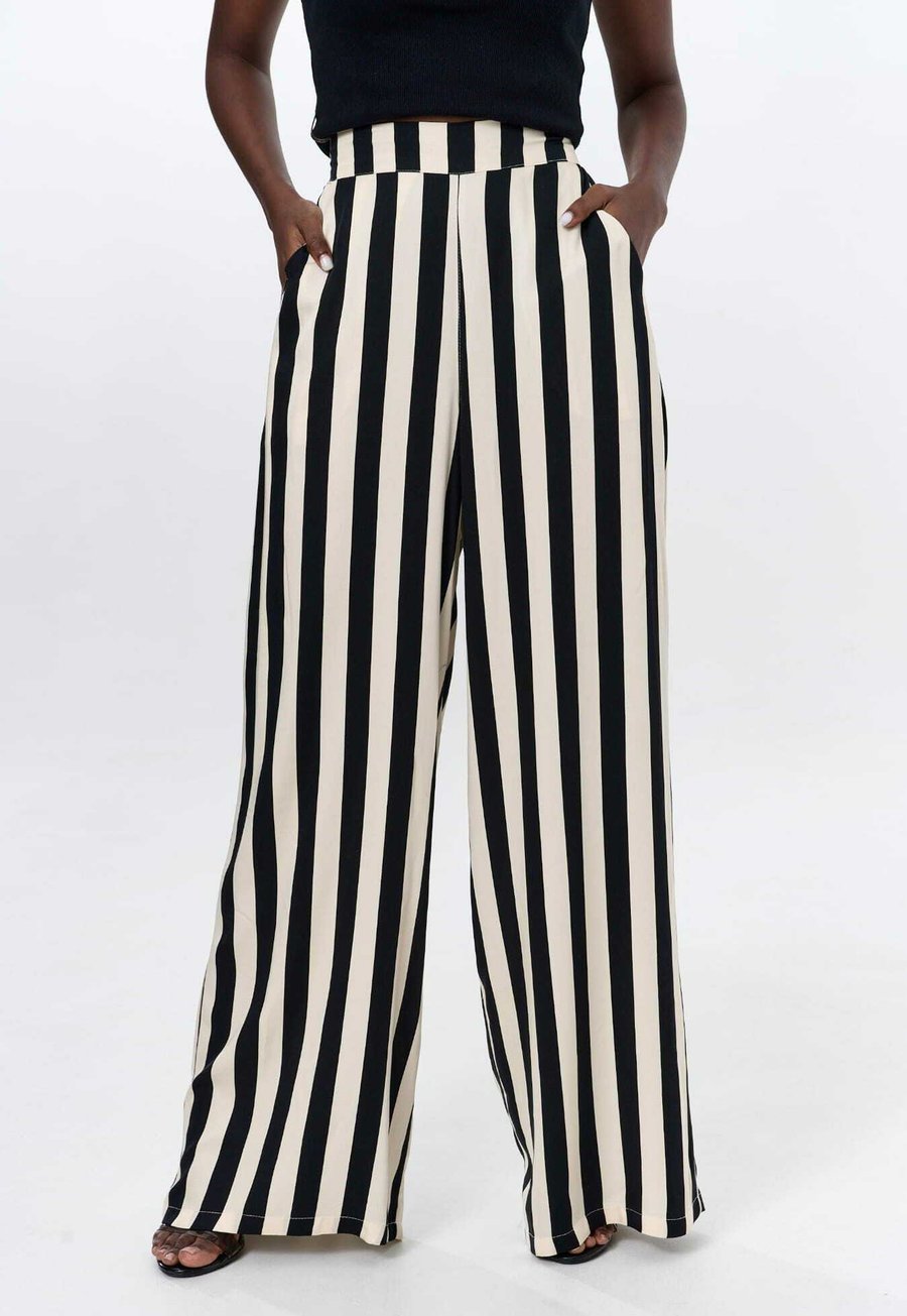 Брюки blue shadow Trousers, Black
Брюки blue shadow Trousers, Black