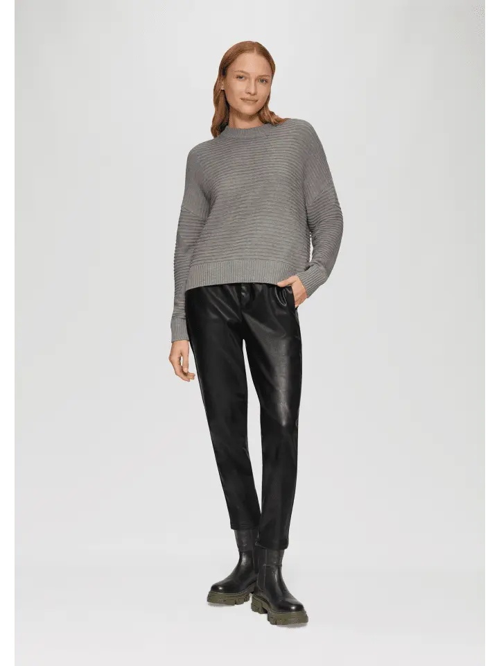 Тканевые брюки sOliver 7/8, черный
Тканевые брюки sOliver 7/8, черный