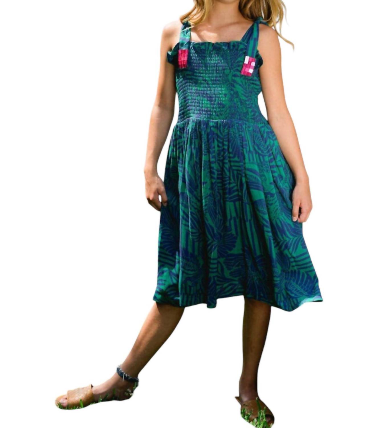 Платье «Тигровая лилия» в сборку, цвет синий/зеленый BRITON COURT
Платье «Тигровая лилия» в сборку, цвет синий/зеленый BRITON COURT