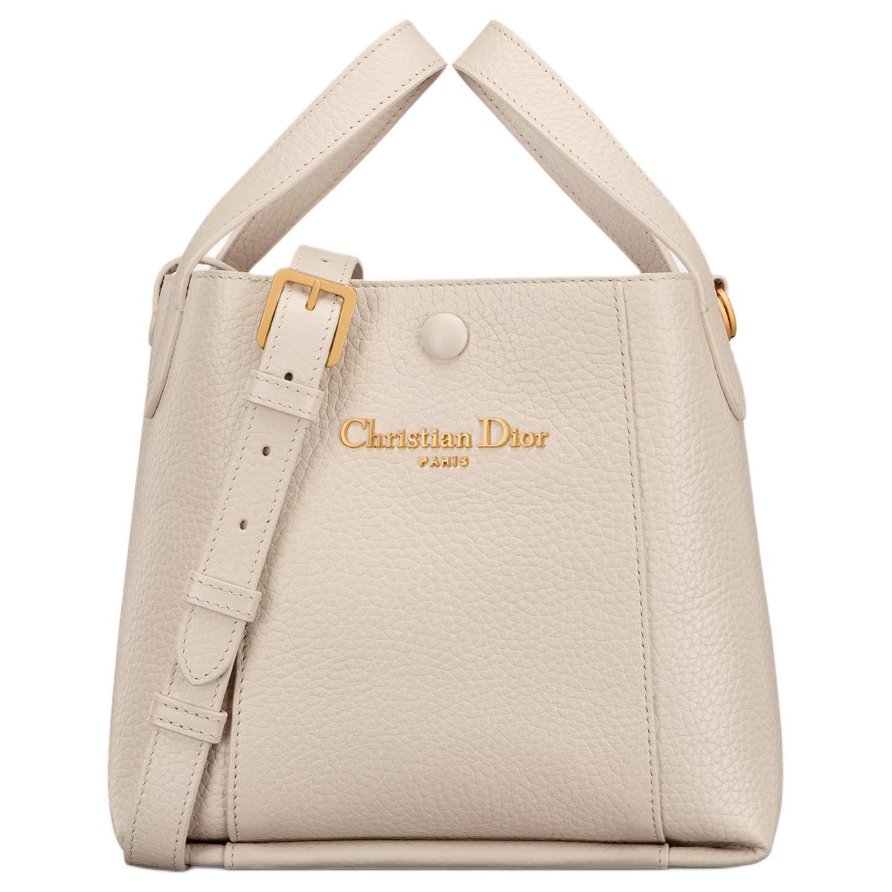 DIOR Текстурированная кожаная сумка-ведро с аппликацией
DIOR Текстурированная кожаная сумка-ведро с аппликацией