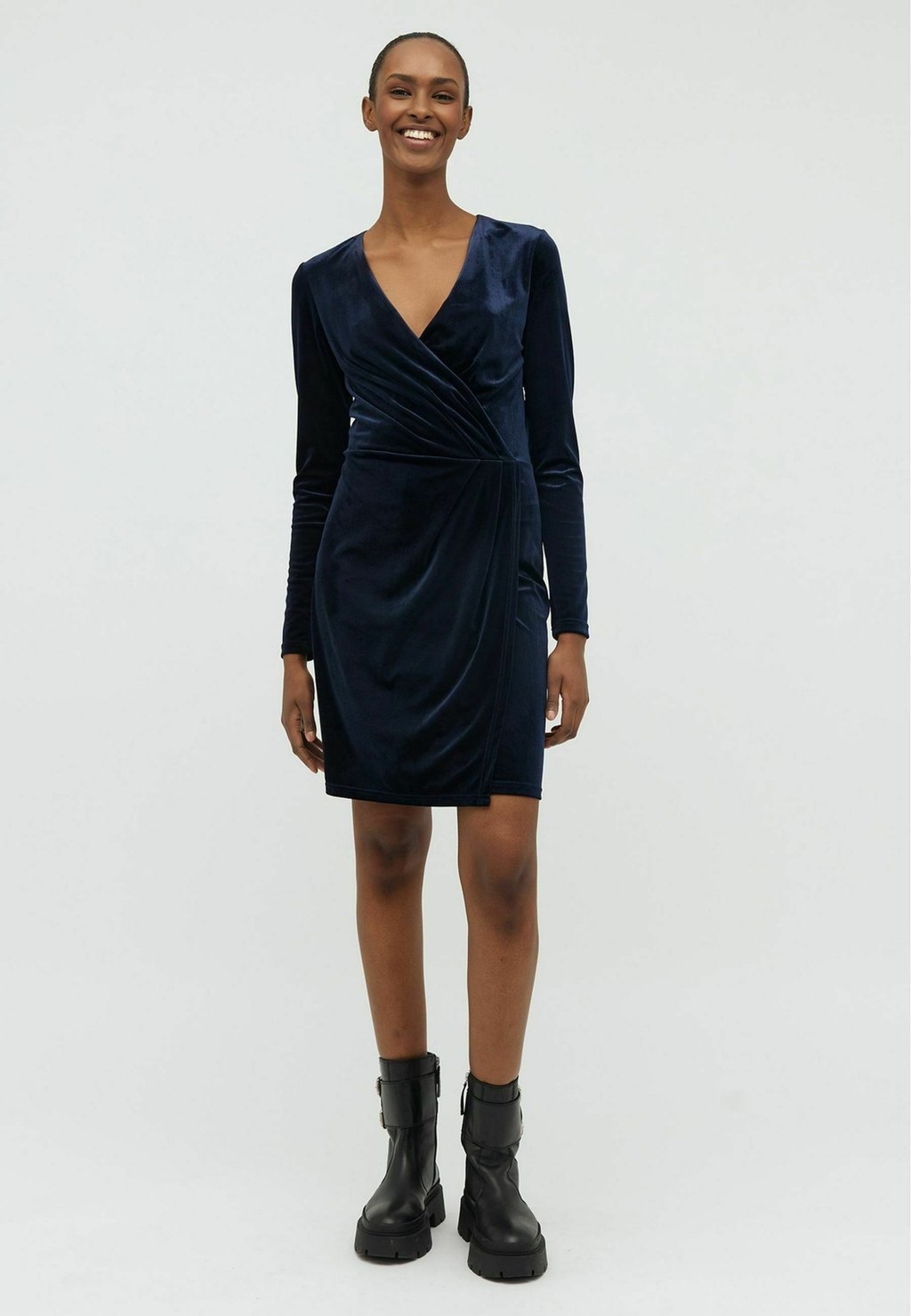 Платье-футляр MADENA mbyM, синий
Платье-футляр MADENA mbyM, синий