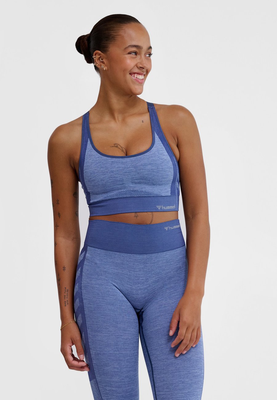 Бюстгальтер Hummel SHINE SEAMLESS, Blue Indigo Melange/Blue
Бюстгальтер Hummel SHINE SEAMLESS, Blue Indigo Melange/Blue