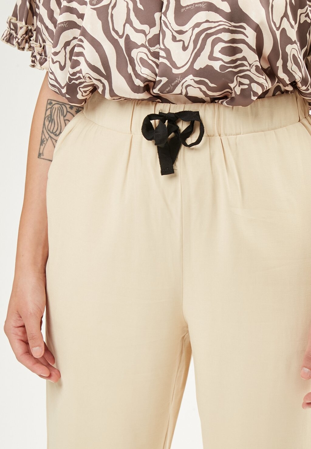 Брюки из ткани Safari Maison Form'elle, бежевые
Брюки из ткани Safari Maison Form'elle, бежевые