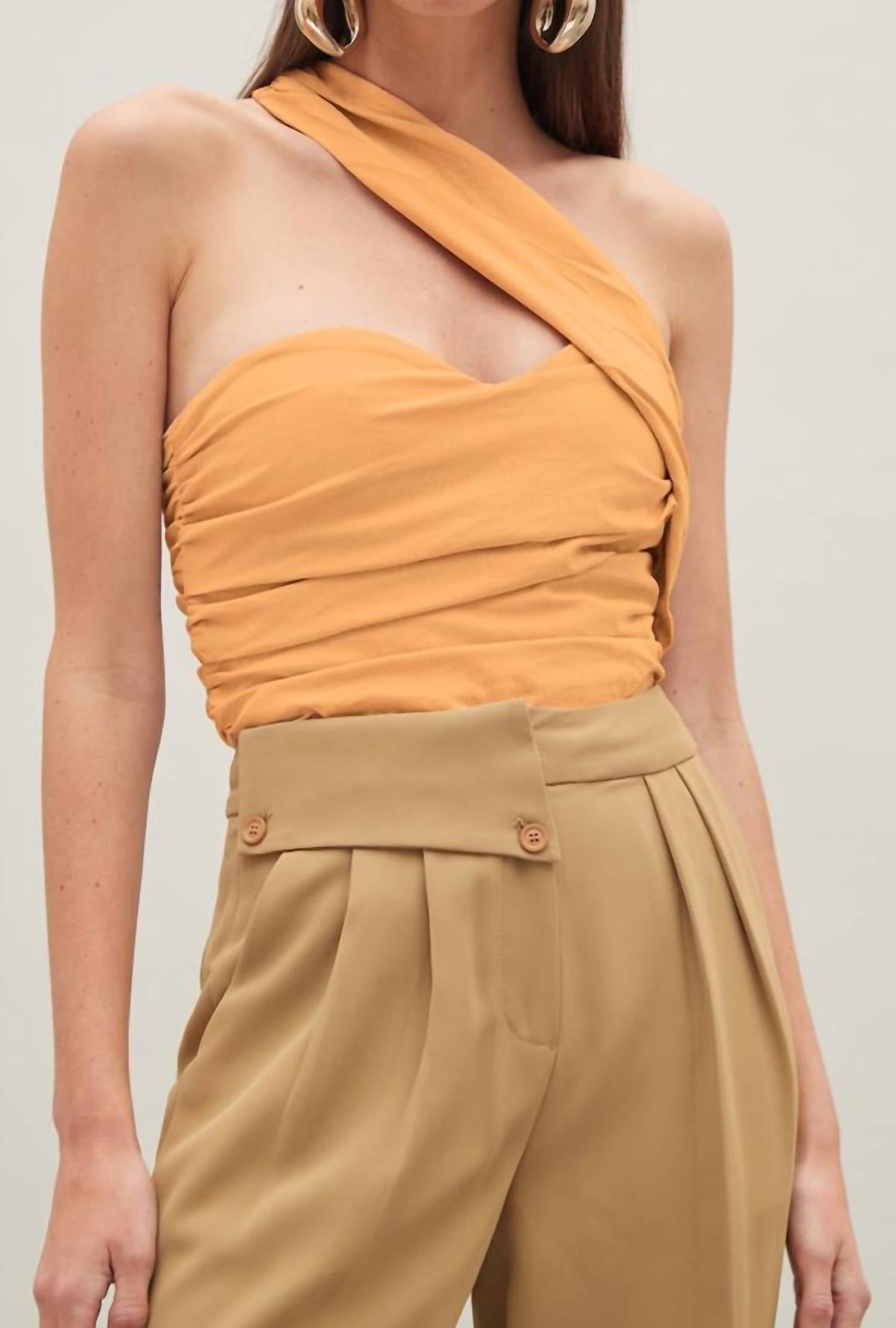 Никогда не переборщил с боди цвета манго Atoir, цвет mango
Никогда не переборщил с боди цвета манго Atoir, цвет mango