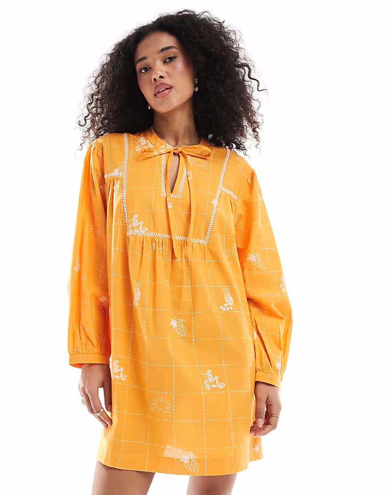 Платье-рубашка мини с вышитыми рукавами-фонариками Native Youth оранжевого цвета
Платье-рубашка мини с вышитыми рукавами-фонариками Native Youth оранжевого цвета