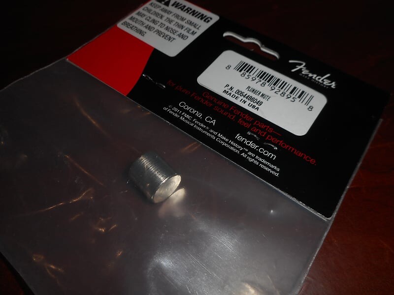 Оригинальный поршень Fender Mute для Jaguar, 005-4486-049
Оригинальный поршень Fender Mute для Jaguar, 005-4486-049