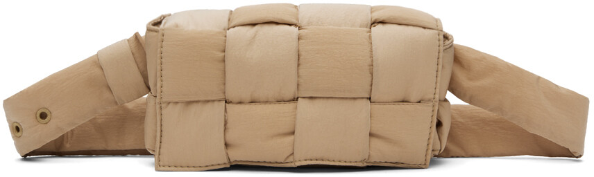 Бежевая стеганая мини-сумка Cassette Bottega Veneta, Бежевый, Бежевая стеганая мини-сумка Cassette Bottega Veneta
Бежевая стеганая мини-сумка Cassette Bottega Veneta, Бежевый, Бежевая стеганая мини-сумка Cassette Bottega Veneta