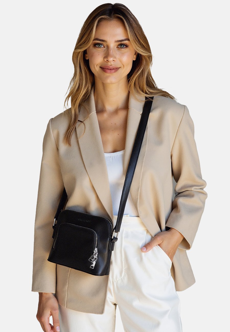 Сумка кросс-боди Vivisence Cross body bag, Black
Сумка кросс-боди Vivisence Cross body bag, Black