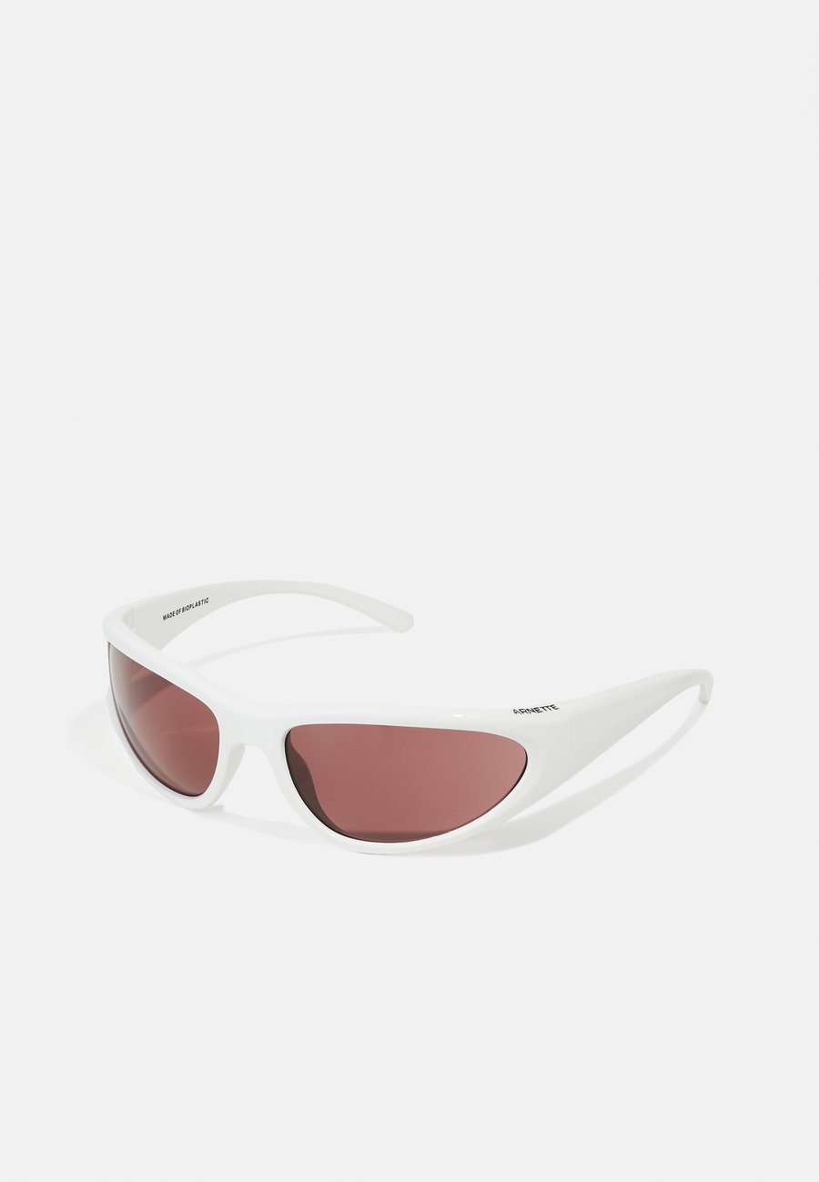 Солнцезащитные очки Arnette NINETEETWO, White
Солнцезащитные очки Arnette NINETEETWO, White
