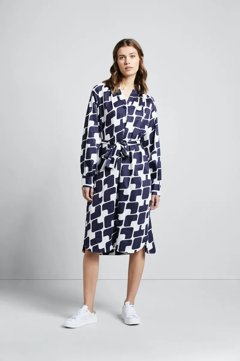 Платье-блузка bugatti с графическими принтами, цвет морской волны
Платье-блузка bugatti с графическими принтами, цвет морской волны