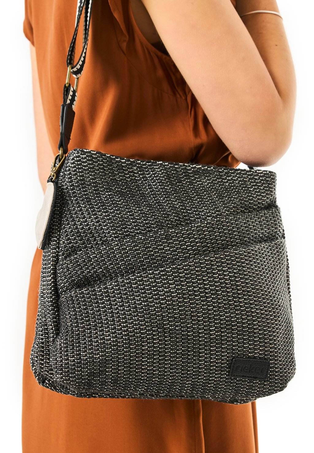 Сумка через плечо UMHÄNGET Rieker, черный
Сумка через плечо UMHÄNGET Rieker, черный