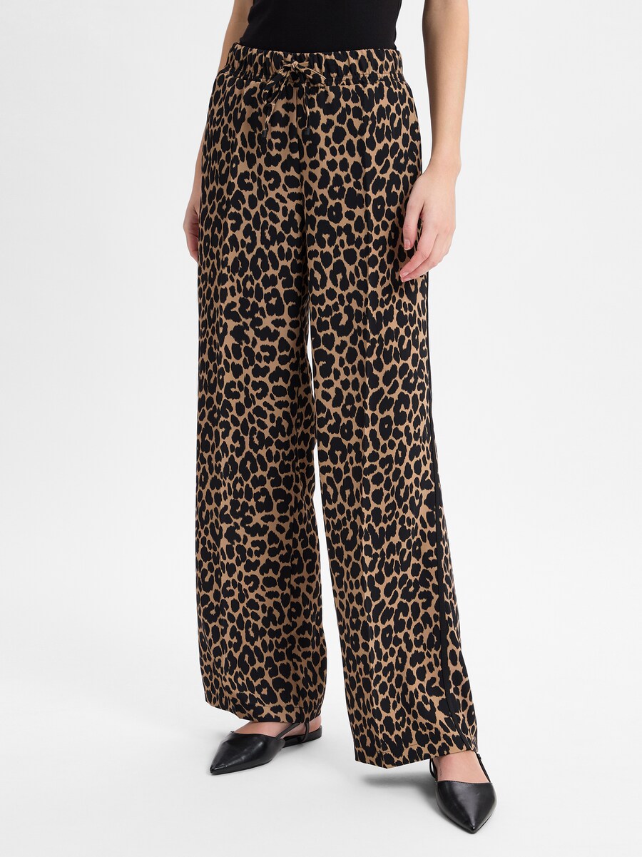 Обычные брюки со складками спереди Cambio Avril, коричневый
Обычные брюки со складками спереди Cambio Avril, коричневый