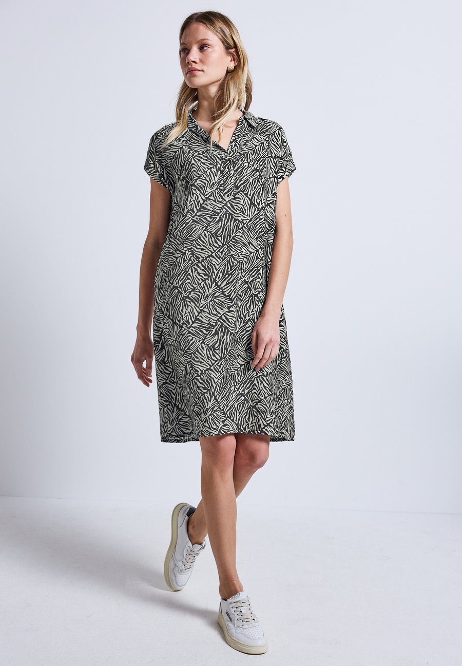 Платье Street One GEMUSTERTES, Grün/Dark Green
Платье Street One GEMUSTERTES, Grün/Dark Green