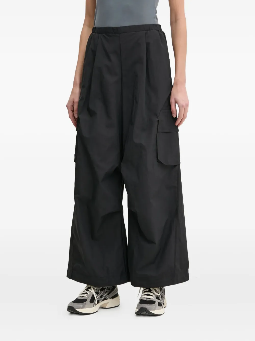 Брюки палаццо со складками Adidas, черный
Брюки палаццо со складками Adidas, черный