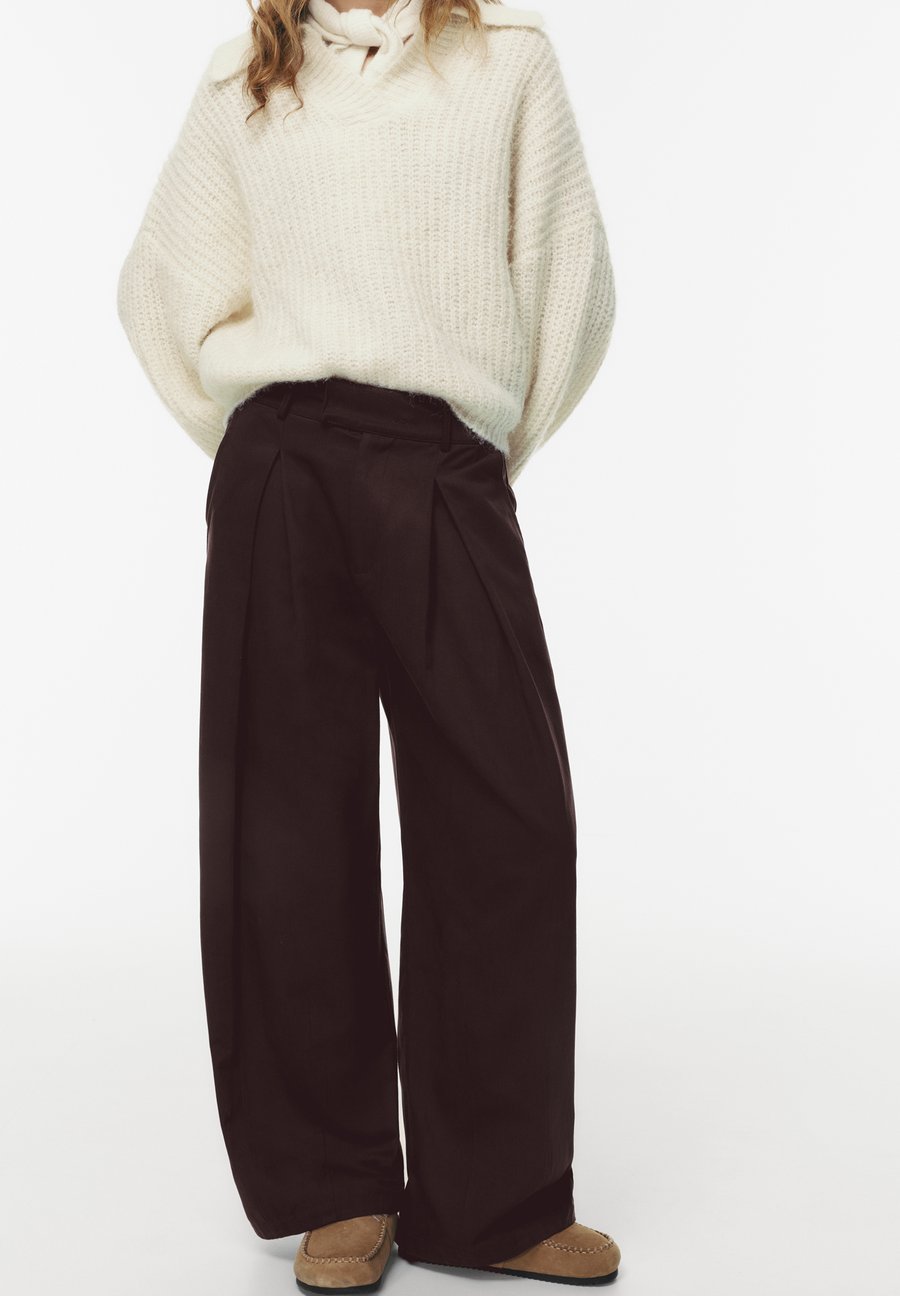 Брюки PULL&BEAR FORMAL , Bordeaux
Брюки PULL&BEAR FORMAL , Bordeaux