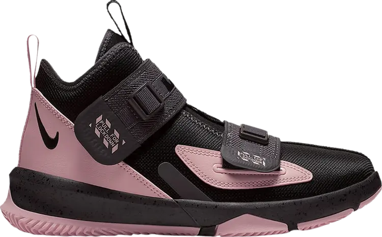 Кроссовки Nike LeBron Soldier 13 GS 'Black Bleached Coral', черный
Кроссовки Nike LeBron Soldier 13 GS 'Black Bleached Coral', черный