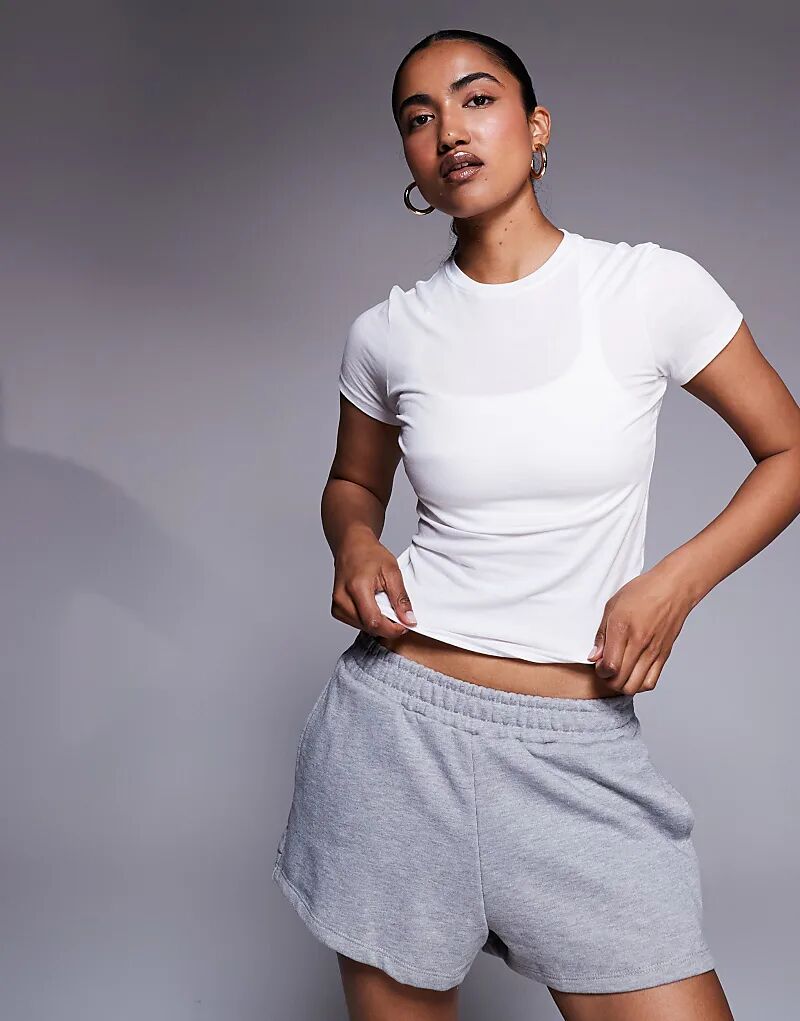 4505 Приталенная хлопковая футболка с короткими рукавами и быстросохнущей отделкой белого цвета
4505 Приталенная хлопковая футболка с короткими рукавами и быстросохнущей отделкой белого цвета