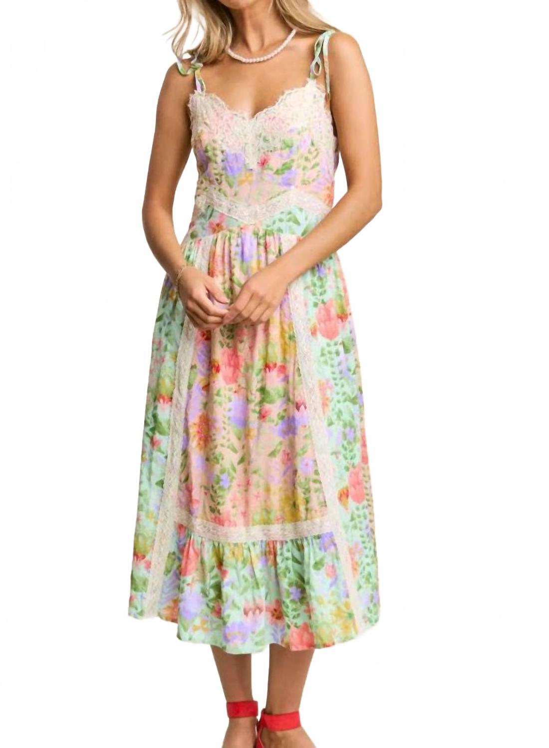 Красивое платье миди в зеленом мультиколоре J.NNA
Красивое платье миди в зеленом мультиколоре J.NNA