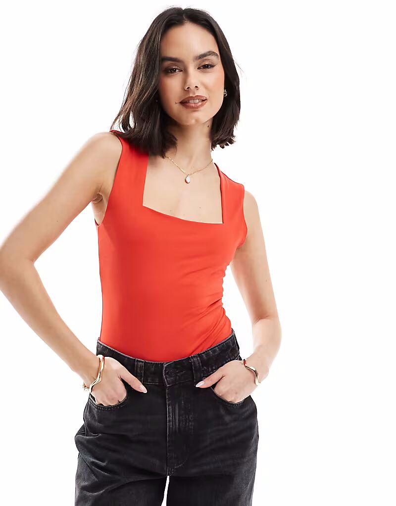 New Look - Красное облегающее боди с ромбовидным вырезом
New Look - Красное облегающее боди с ромбовидным вырезом