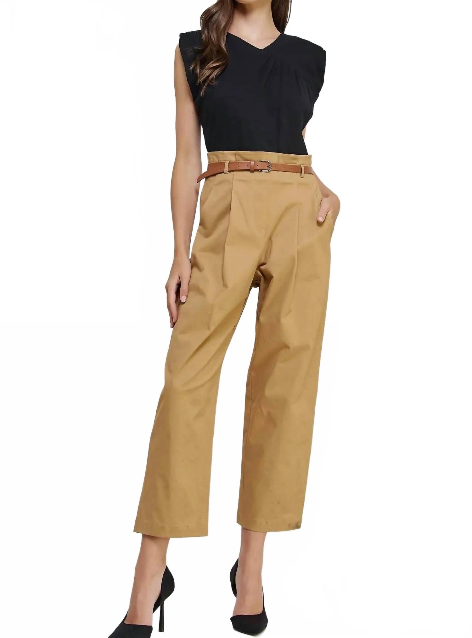 Вязаный топ с контрастным комбинезоном в бежево-черном цвете Strut & Bolt
Вязаный топ с контрастным комбинезоном в бежево-черном цвете Strut & Bolt