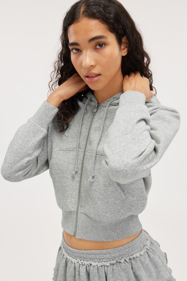 Укороченная толстовка с капюшоном на молнии Monki, серый
Укороченная толстовка с капюшоном на молнии Monki, серый