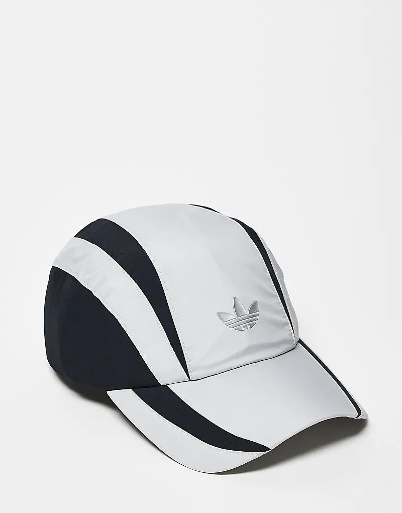 Серая кепка adidas Originals Teamgeist
Серая кепка adidas Originals Teamgeist