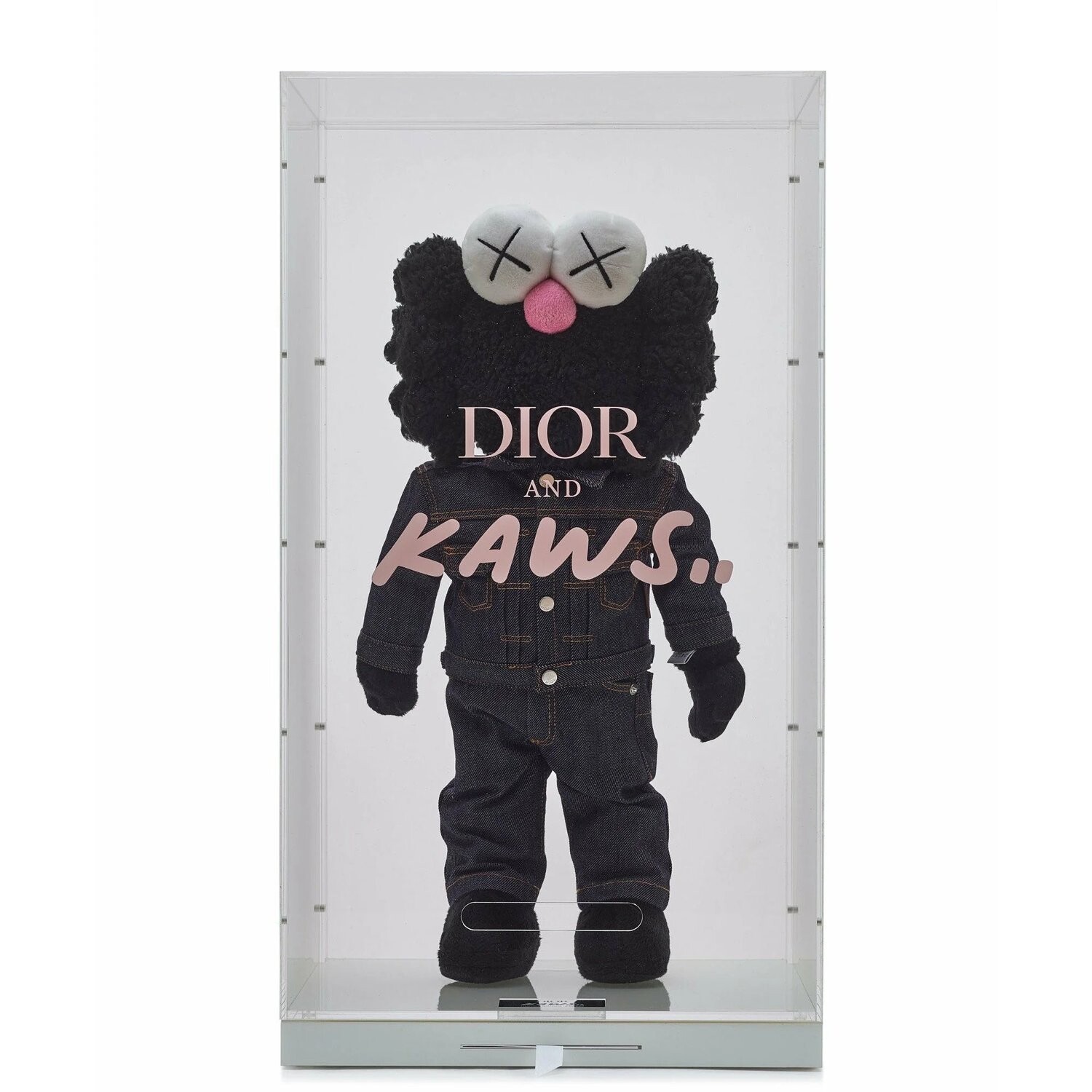 Плюшевая фигурка Dior x Kaws Bff, черный/деним
Плюшевая фигурка Dior x Kaws Bff, черный/деним