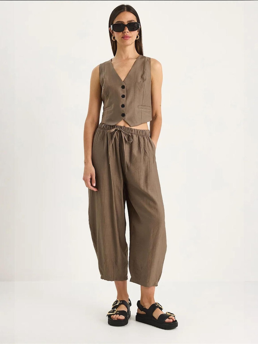 Брючный костюм Bianco Lucci, Brocade
Брючный костюм Bianco Lucci, Brocade