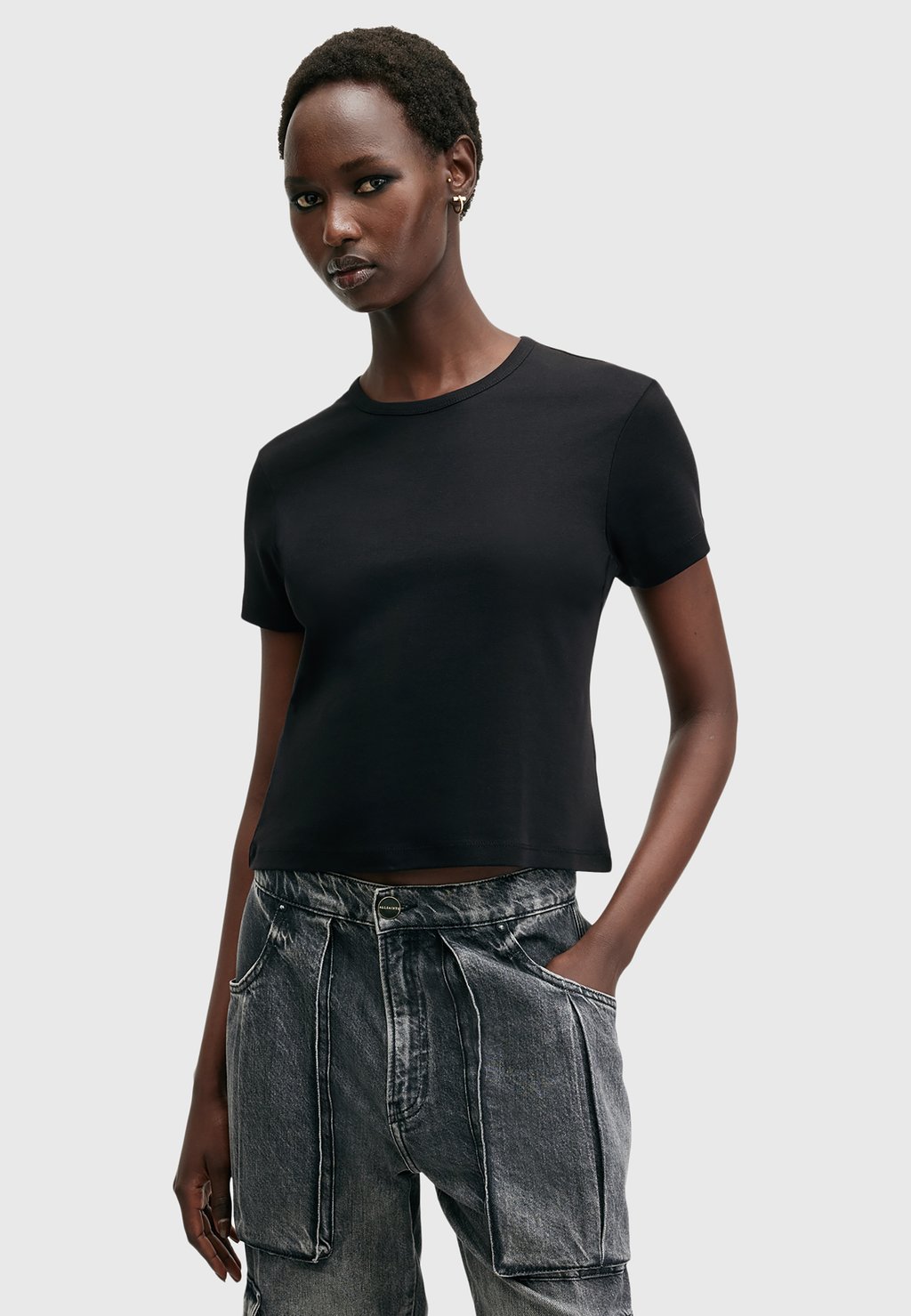 Базовая футболка AllSaints, черный
Базовая футболка AllSaints, черный