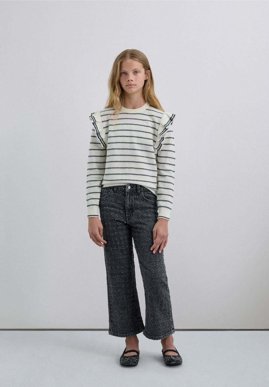 Джемпер Scalpers PARISIAN TRICOT , Black Stripes/Black
Джемпер Scalpers PARISIAN TRICOT , Black Stripes/Black