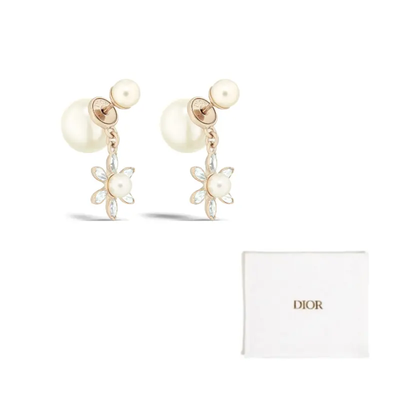 DIOR Серьги Metal, Pearl, женские, белые
DIOR Серьги Metal, Pearl, женские, белые