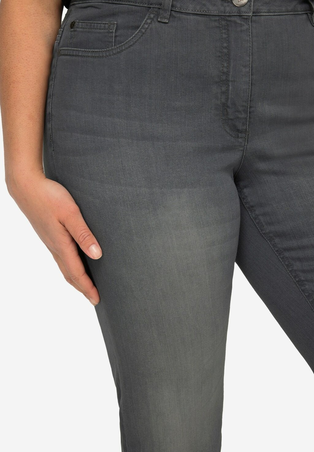 Джинсы облегающего кроя 7/8-CLAIRE STRETCHKOMFORT GESCHNITTENER POCKET Angel of Style, серый
Джинсы облегающего кроя 7/8-CLAIRE STRETCHKOMFORT GESCHNITTENER POCKET Angel of Style, серый